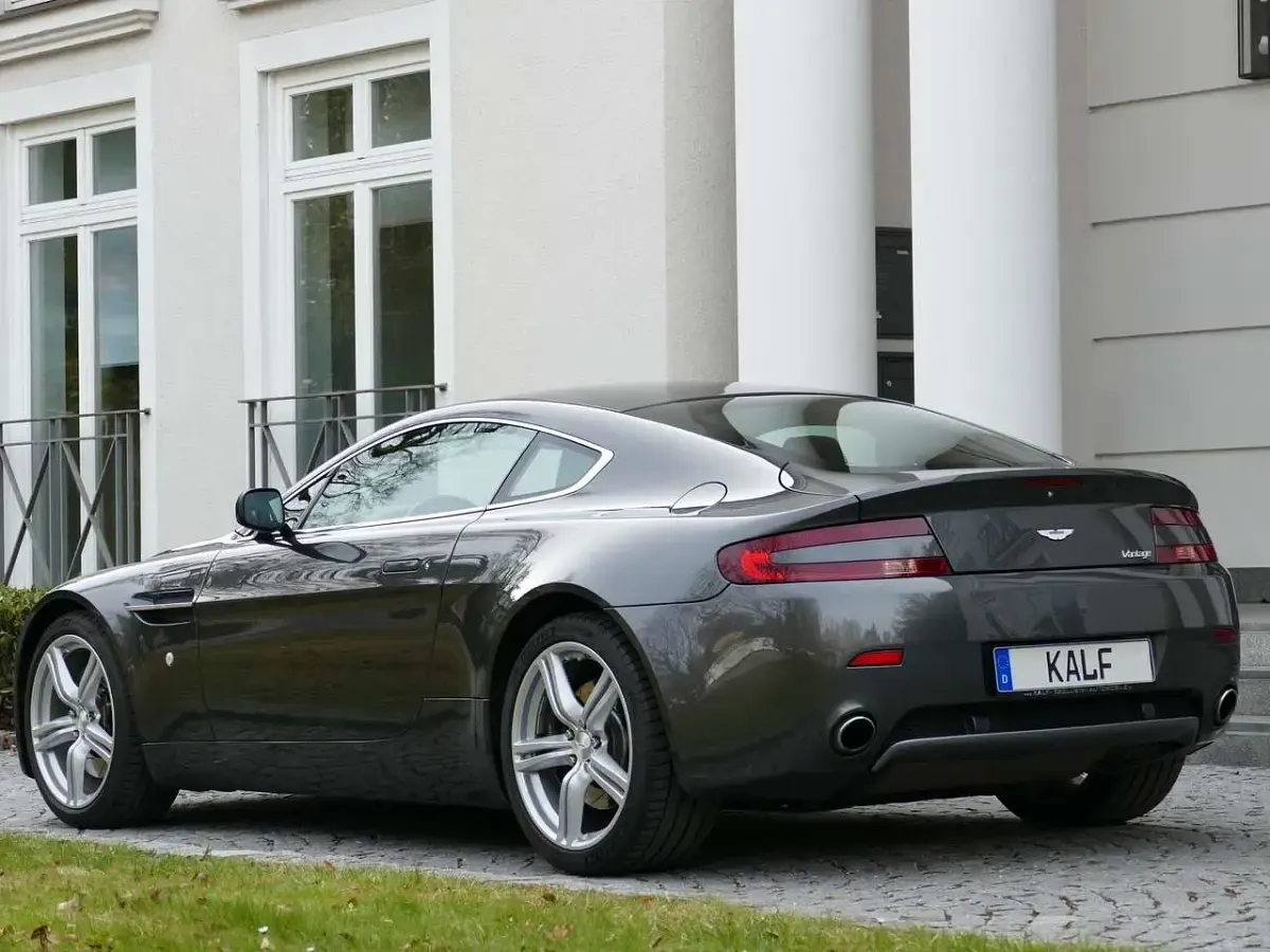 Second-hand Aston Martin V8 426 CP (313 kW) 2009 Gri Coupe