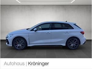 Neu Audi RS3 Comfort 400 PS (294 kW) 2025 Grau (arkonaweiß) Limousine