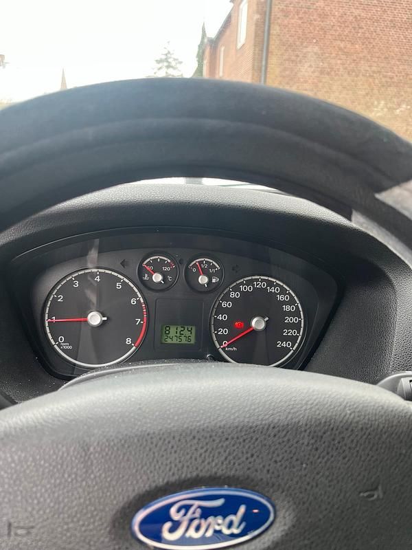 Gebraucht Ford Focus 101 PS (74 kW) 2004 Grün Kleinwagen