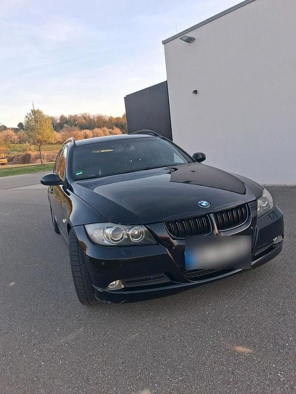 Gebraucht BMW 320 174 PS (127 kW) 2008 Schwarz Kombi