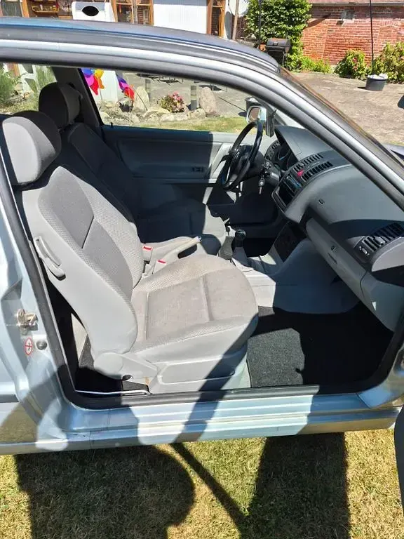 Gebraucht VW Polo Trendline 60 PS (44 kW) 2000 Silber Limousine