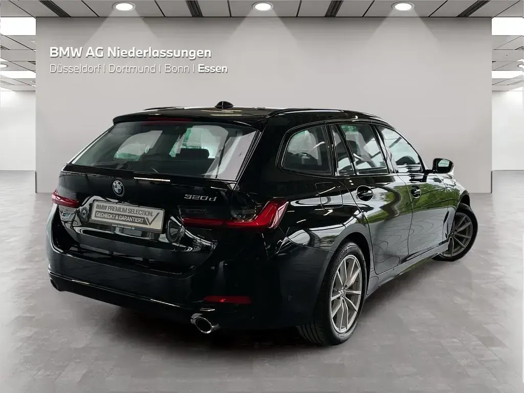 Gebraucht BMW 320 190 PS (139 kW) 2023 Schwarz Kombi