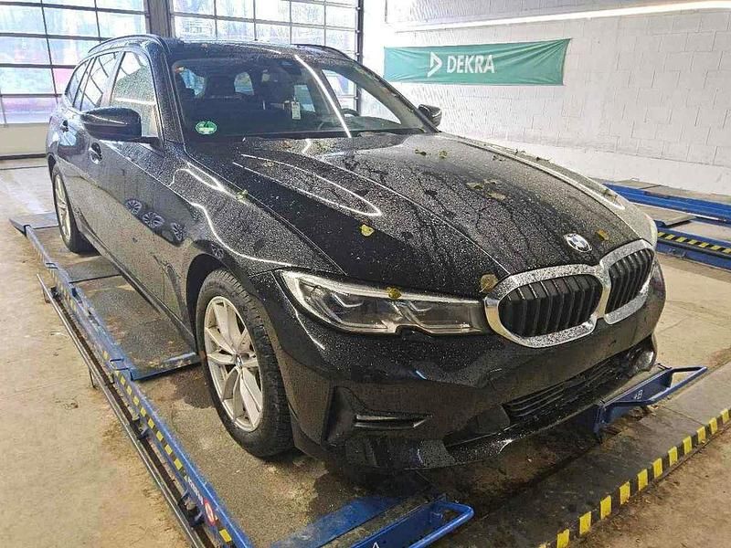 Gebraucht BMW 320 Advantage 190 PS (139 kW) 2020 Schwarz Limousine