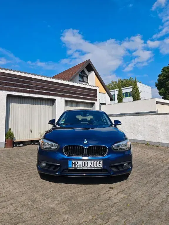 Gebraucht BMW 120 Advantage 190 PS (139 kW) 2017 Blau Kleinwagen
