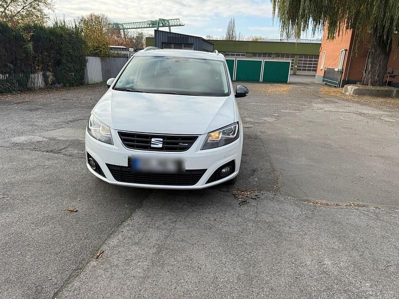 Weiß Gebraucht 2017 Seat Alhambra FR-Line Van / Kleinbus | 12.900 € (Etwas zu teuer) - Bild 1/4