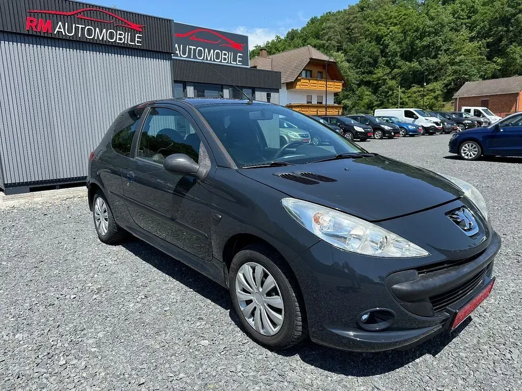Gebraucht Peugeot 206+ 60 PS (44 kW) 2009 Grau Kleinwagen