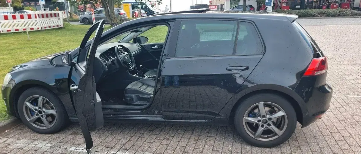 Gebraucht VW Golf VII Comfortline 140 PS (102 kW) 2013 Schwarz Limousine