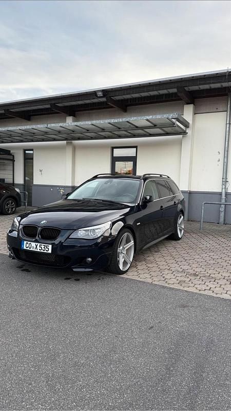 Blau Gebraucht 2008 BMW 535 M Sport Kombi | 11.900 € (Fairer Preis) - Bild 1/4