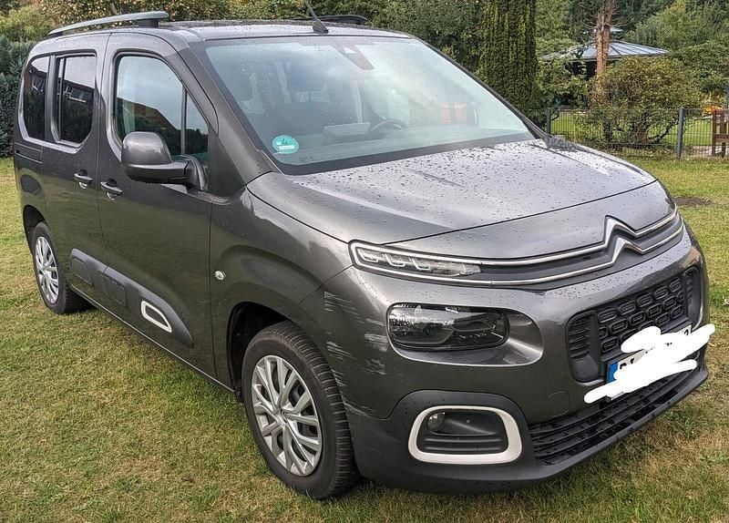 Grau Gebraucht 2019 Citroën Berlingo Feel Van / Kleinbus | 11.300 € (Fairer Preis) - Bild 1/4