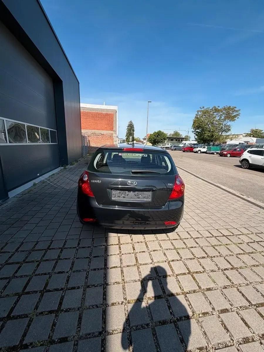 Gebraucht Kia Ceed 109 PS (80 kW) 2009 Schwarz Kleinwagen