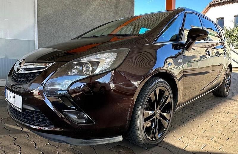Gebraucht Opel Zafira Tourer Innovation 140 PS (102 kW) 2013 Braun Van / Kleinbus