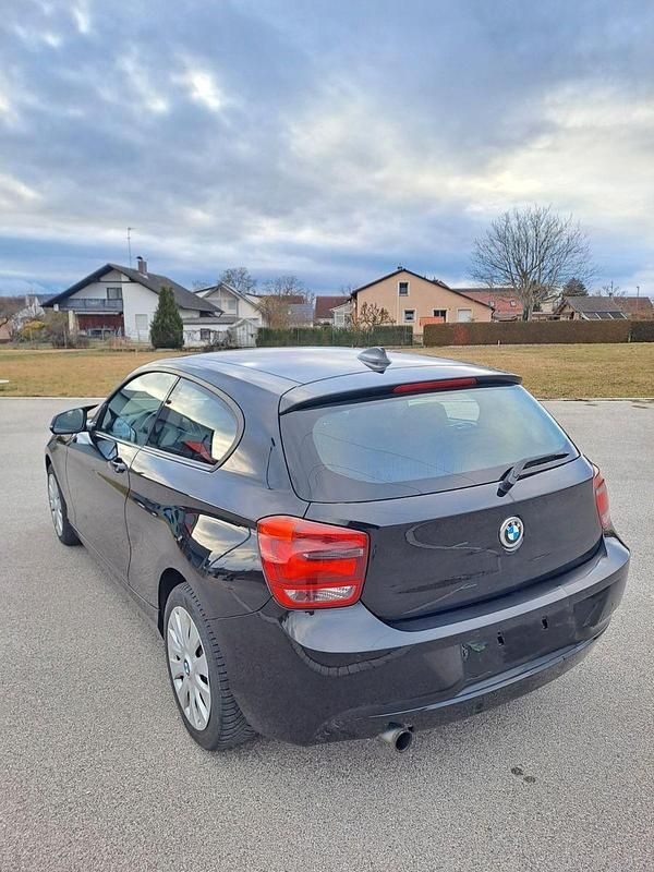 Gebraucht BMW 114 102 PS (75 kW) 2014 Schwarz Kleinwagen