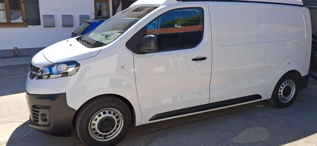 Gebraucht Opel Vivaro 144 PS (105 kW) 2024 Weiß Van / Kleinbus