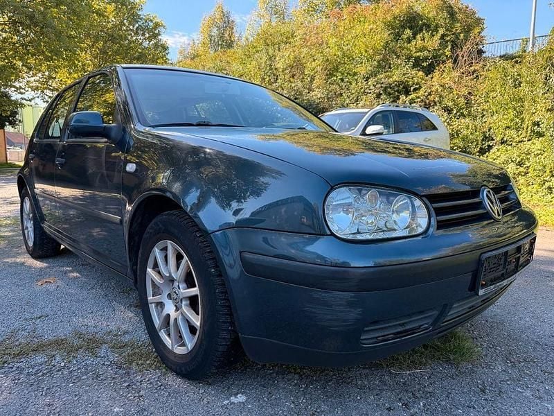 Grau Gebraucht 2002 VW Golf IV Basis Limousine | 599 € (Guter Preis) - Bild 1/4