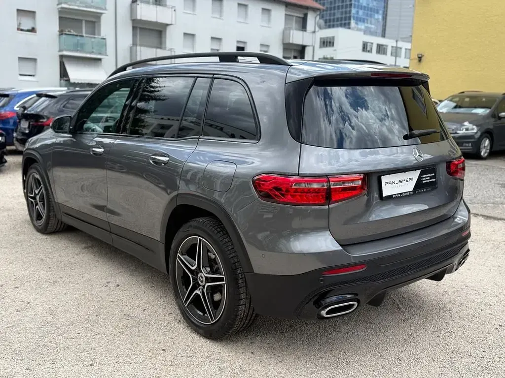 Gebraucht Mercedes GLB200 AMG line 150 PS (110 kW) 2023 Grau SUV