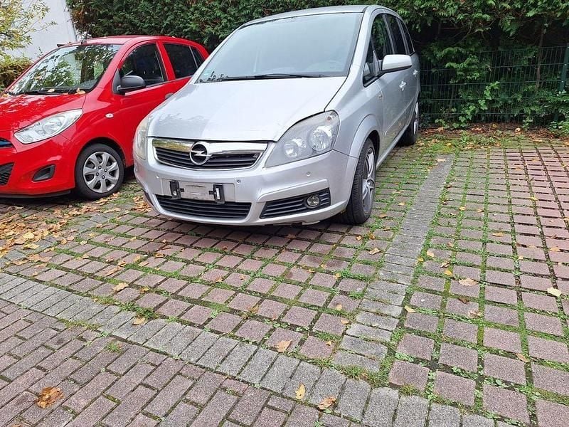 Silber Gebraucht 2007 Opel Zafira Van / Kleinbus | 2.400 € (Guter Preis) - Bild 1/4