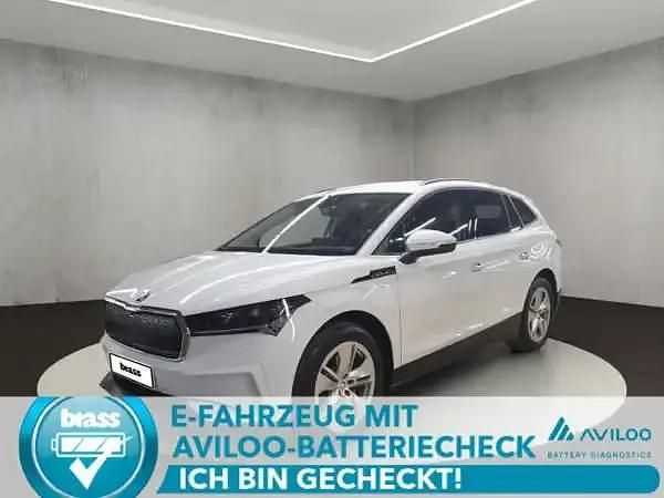 Moonweiß perleffekt/moonweiss metallic Gebraucht 2021 Skoda Enyaq iV SUV | 24.950 € (Fairer Preis) - Bild 1/4