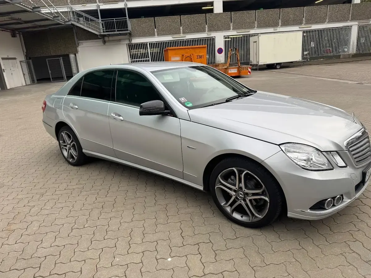 Second-hand Mercedes E220 170 CP (125 kW) 2011 Gri Berlinǎ