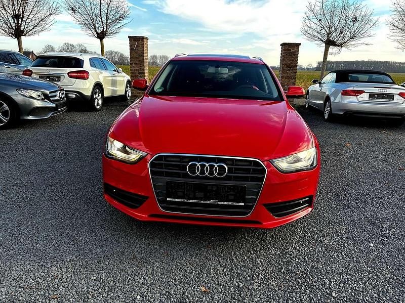 Gebraucht Audi A4 Attraction 170 PS (125 kW) 2012 Brilliantrot Kombi