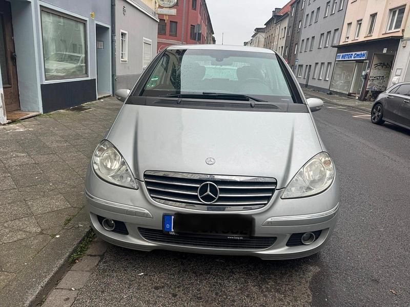 Silber Gebraucht 2006 Mercedes A150 Elegance Kleinwagen | 2.500 € (Fairer Preis) - Bild 1/4