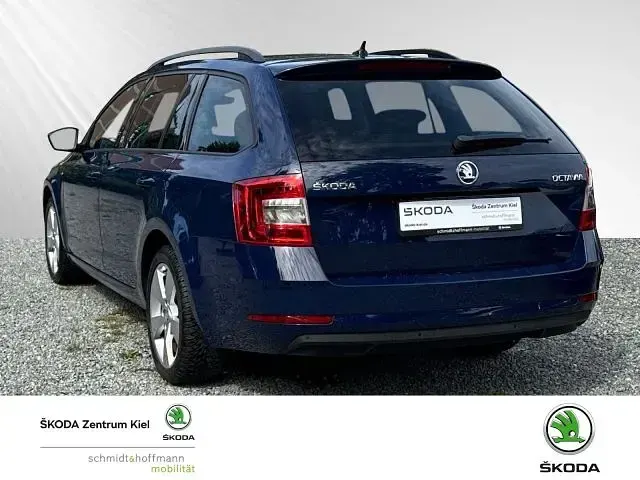 Gebraucht Skoda Octavia Clever 116 PS (85 kW) 2018 Blau Kombi