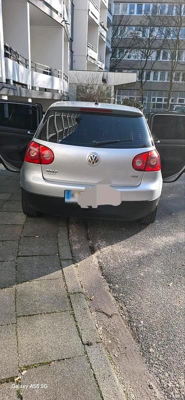 Gebraucht VW Golf V 105 PS (77 kW) 2004 Silber Kleinwagen