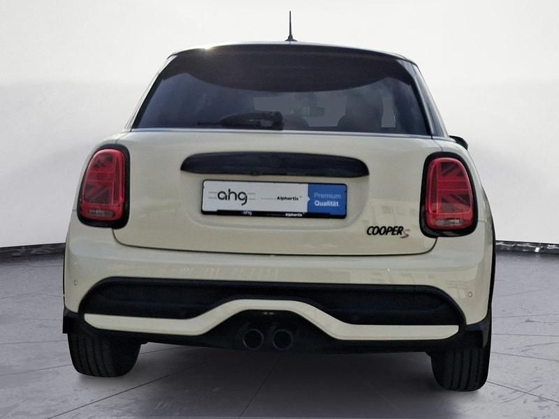 Gebraucht Mini Cooper S Classic 178 PS (130 kW) 2022 Weiß Kleinwagen