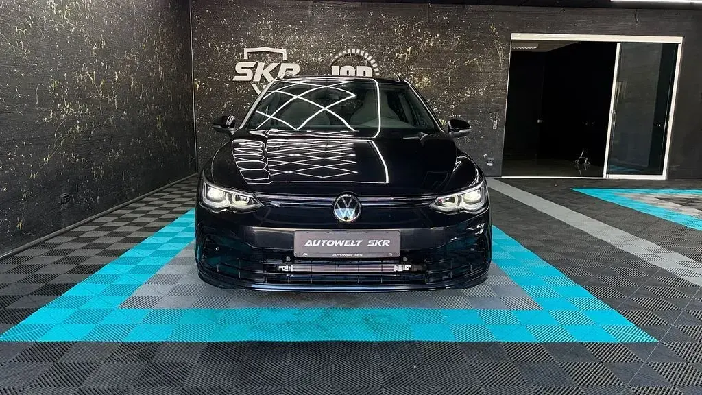 Gebraucht VW Golf VIII R-line 150 PS (110 kW) 2022 Schwarz Kombi