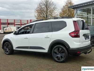 Gebraucht Dacia Jogger Expression 101 PS (74 kW) 2024 Weiß Van / Kleinbus