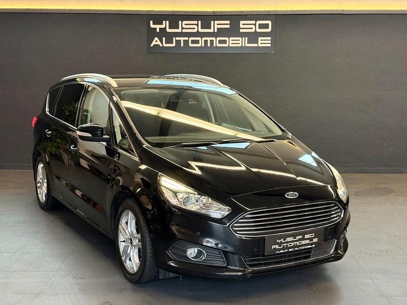 Schwarz Gebraucht 2016 Ford S-MAX Titanium Van / Kleinbus | 9.900 € (Guter Preis) - Bild 1/4