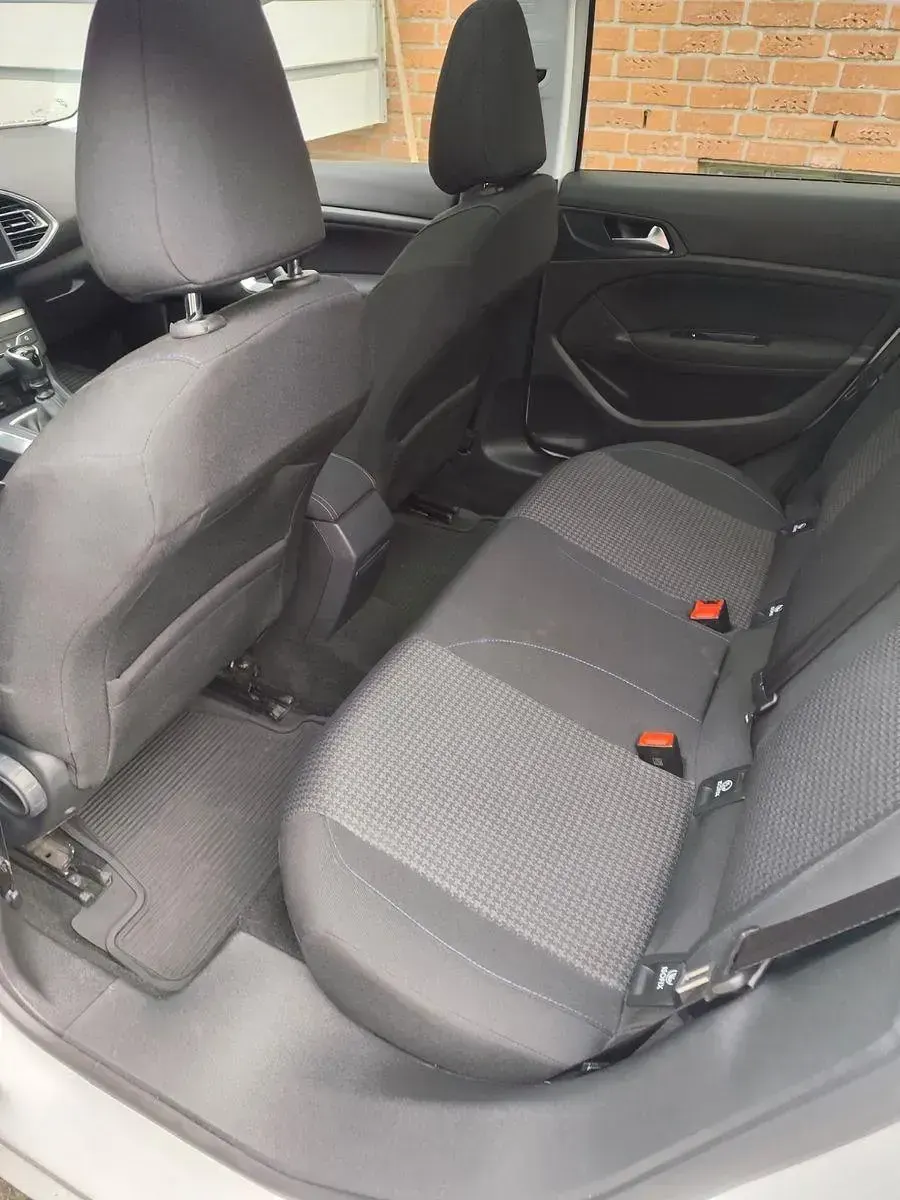 Gebraucht Peugeot 308 Style 110 PS (80 kW) 2019 Weiß Limousine