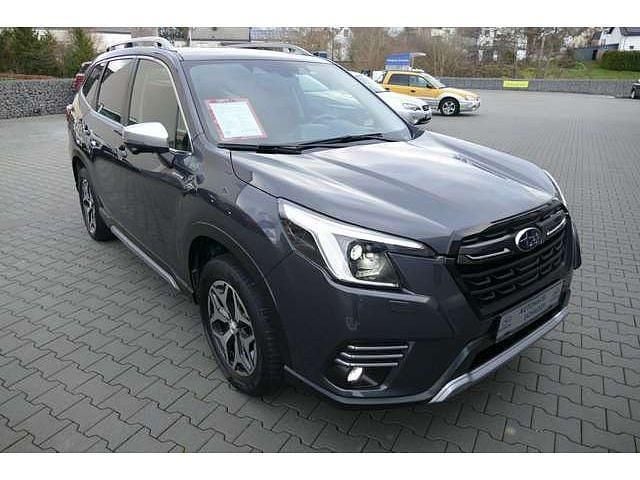 Magnetite gray metallic Gebraucht 2023 Subaru Forester Comfort SUV | 32.950 € (Teuer) - Bild 1/4