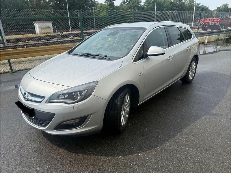Gebraucht Opel Astra Eco 136 PS (100 kW) 2015 Silber Kombi