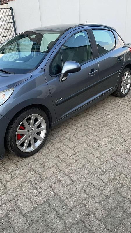Gebraucht Peugeot 207 95 PS (69 kW) 2009 Grün Limousine