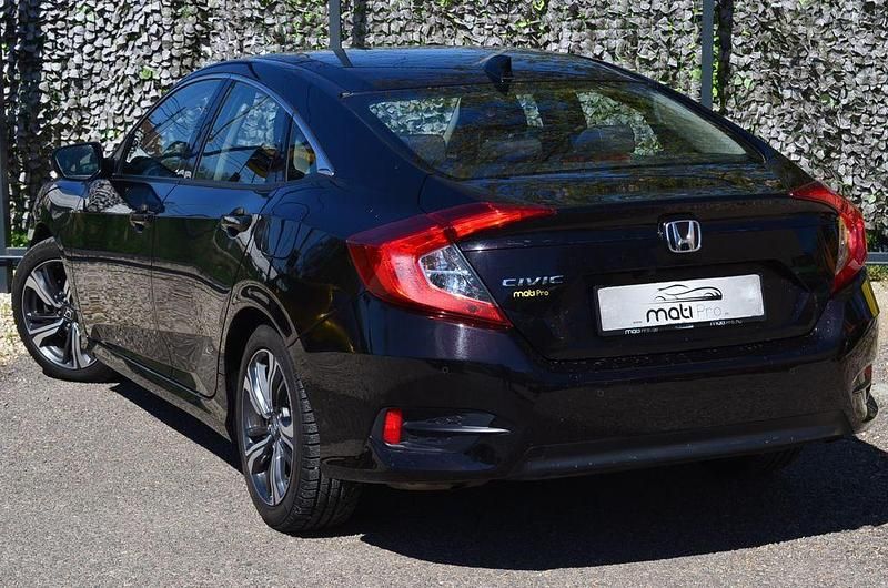 Gebraucht Honda Civic Elegance 182 PS (133 kW) 2021 Schwarz Limousine
