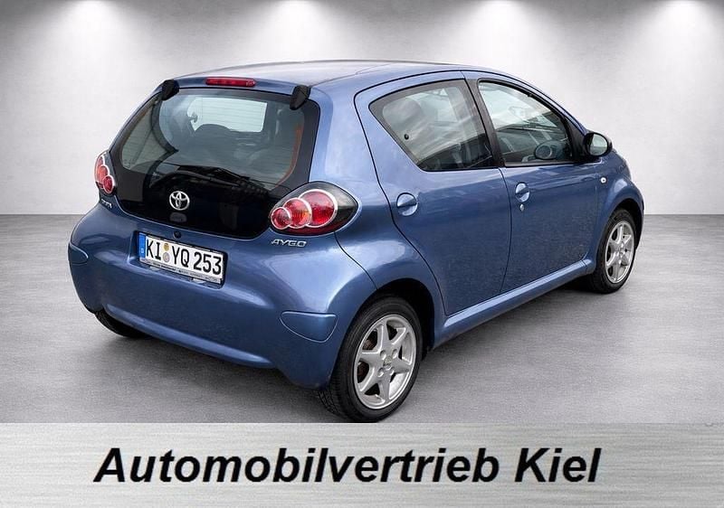 Gebraucht Toyota Aygo Cool 68 PS (50 kW) 2010 Blau Kleinwagen