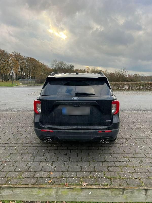 Używany Ford Explorer ST-Line 457 KM (336 kW) 2021 Czarny SUV