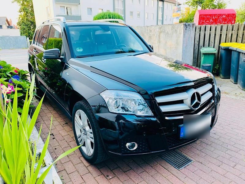 Schwarz Gebraucht 2012 Mercedes GLK220 SUV | 14.500 € (Fairer Preis) - Bild 1/4