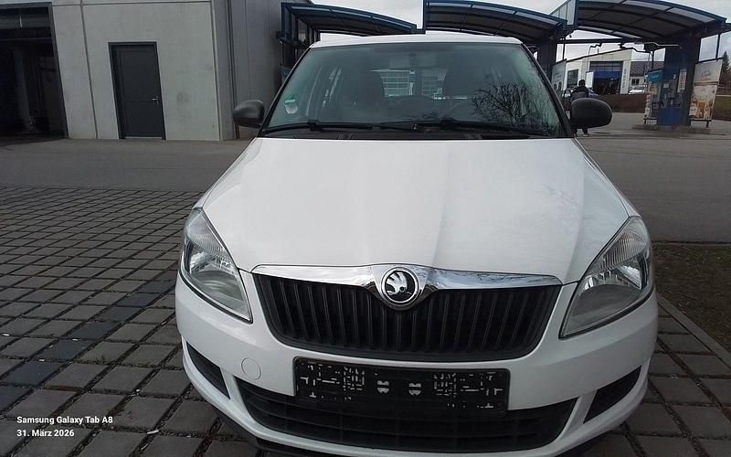 Gebraucht Skoda Fabia Active 75 PS (55 kW) 2014 Weiß Kleinwagen