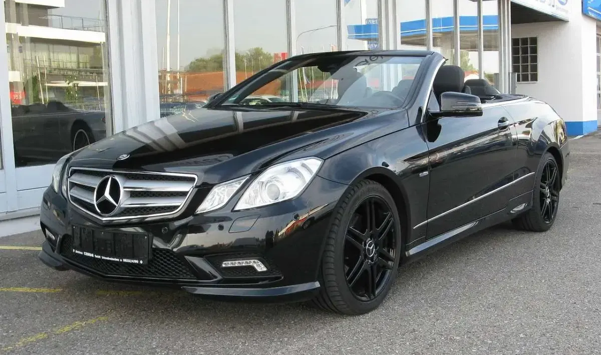 Gebraucht Mercedes E350 Sport 292 PS (214 kW) 2010 Obsidianschwarz  metalliclack Cabrio