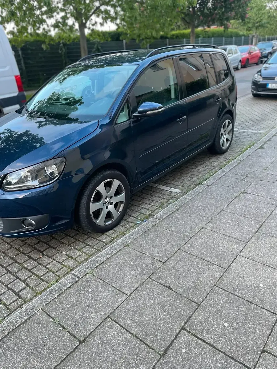 Gebraucht VW Touran 105 PS (77 kW) 2011 Blau Van / Kleinbus