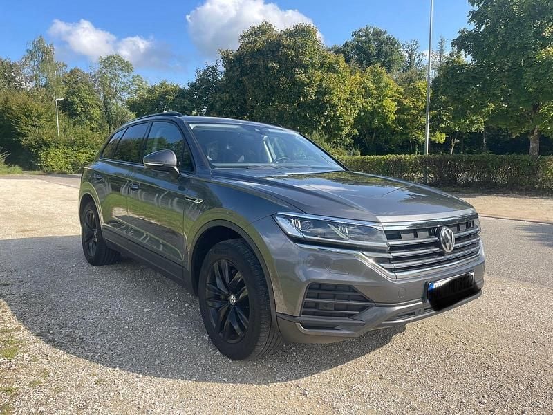 Grau Gebraucht 2019 VW Touareg SUV | 29.000 € (Superpreis) - Bild 1/4