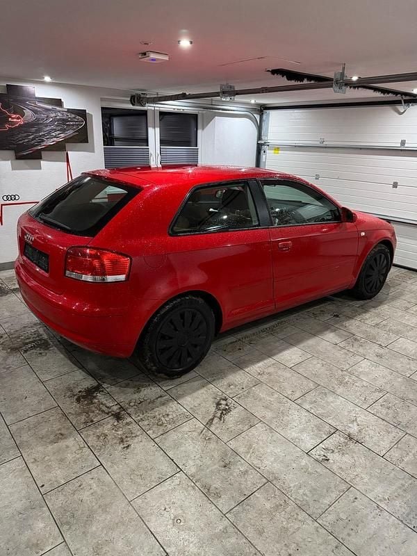 Gebraucht Audi A3 102 PS (75 kW) 2007 Rot Kleinwagen