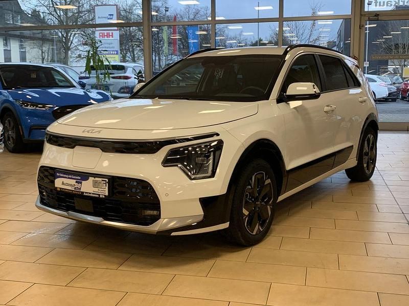 Weiß Gebraucht 2023 Kia e-Niro Spirit SUV | 25.900 € (Fairer Preis) - Bild 1/4