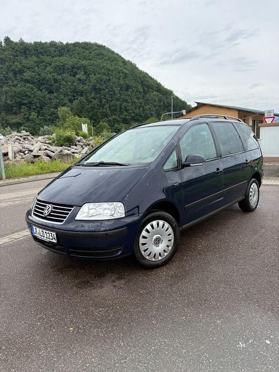 Blau Gebraucht 2010 VW Sharan Highline Van / Kleinbus | 5.790 € (Fairer Preis) - Bild 1/4