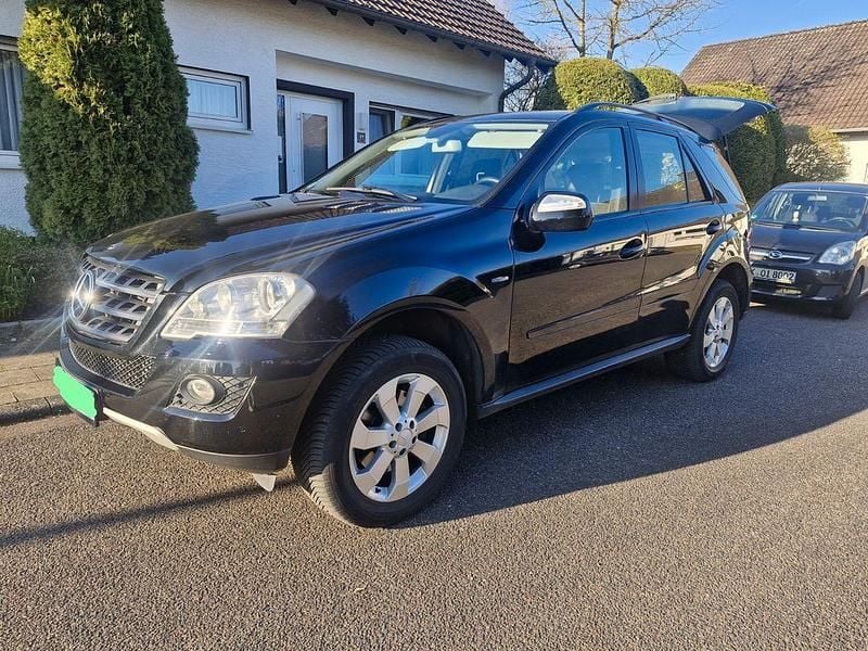 Gebraucht Mercedes ML350 211 PS (155 kW) 2009 Schwarz SUV