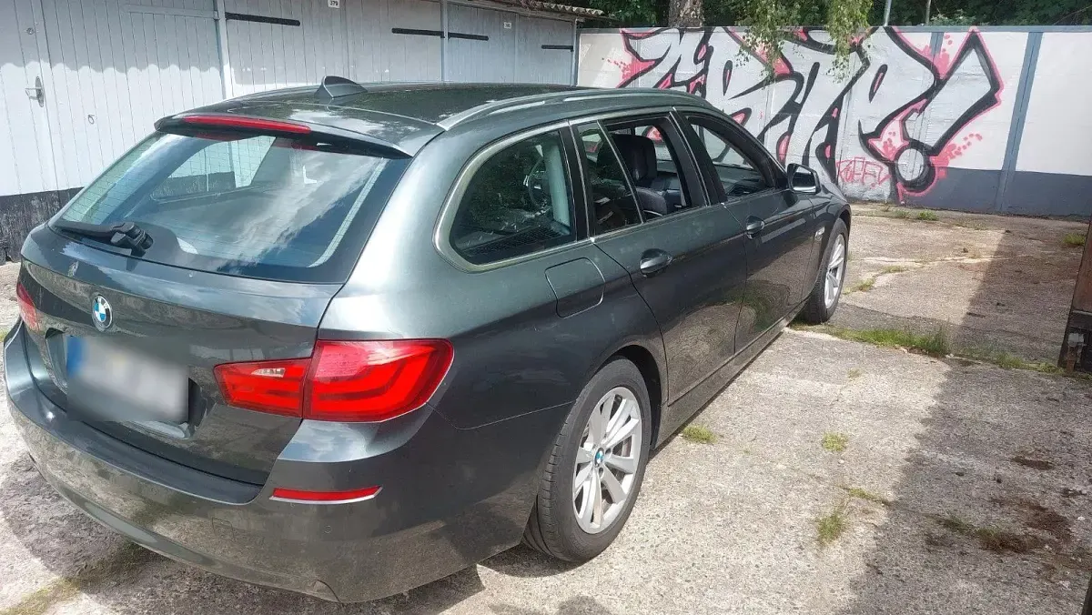 Gebraucht BMW 520 184 PS (135 kW) 2012 Grau Kombi