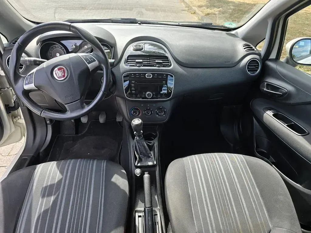 Gebraucht Fiat Punto Dynamic 77 PS (56 kW) 2010 Weiß Kleinwagen