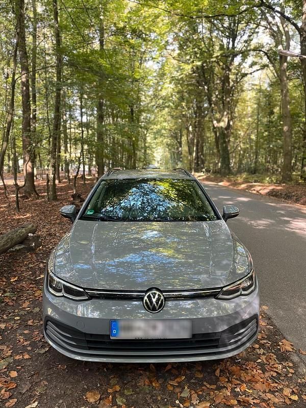 Grau Gebraucht 2021 VW Golf VIII Kombi | 15.250 € (Guter Preis) - Bild 1/4