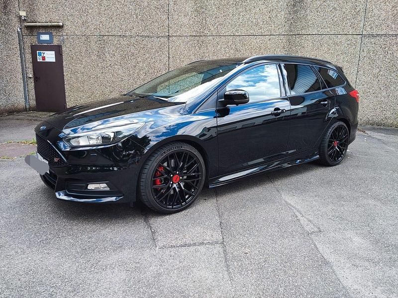 Gebraucht Ford Focus Sport 250 PS (183 kW) 2018 Schwarz Kombi
